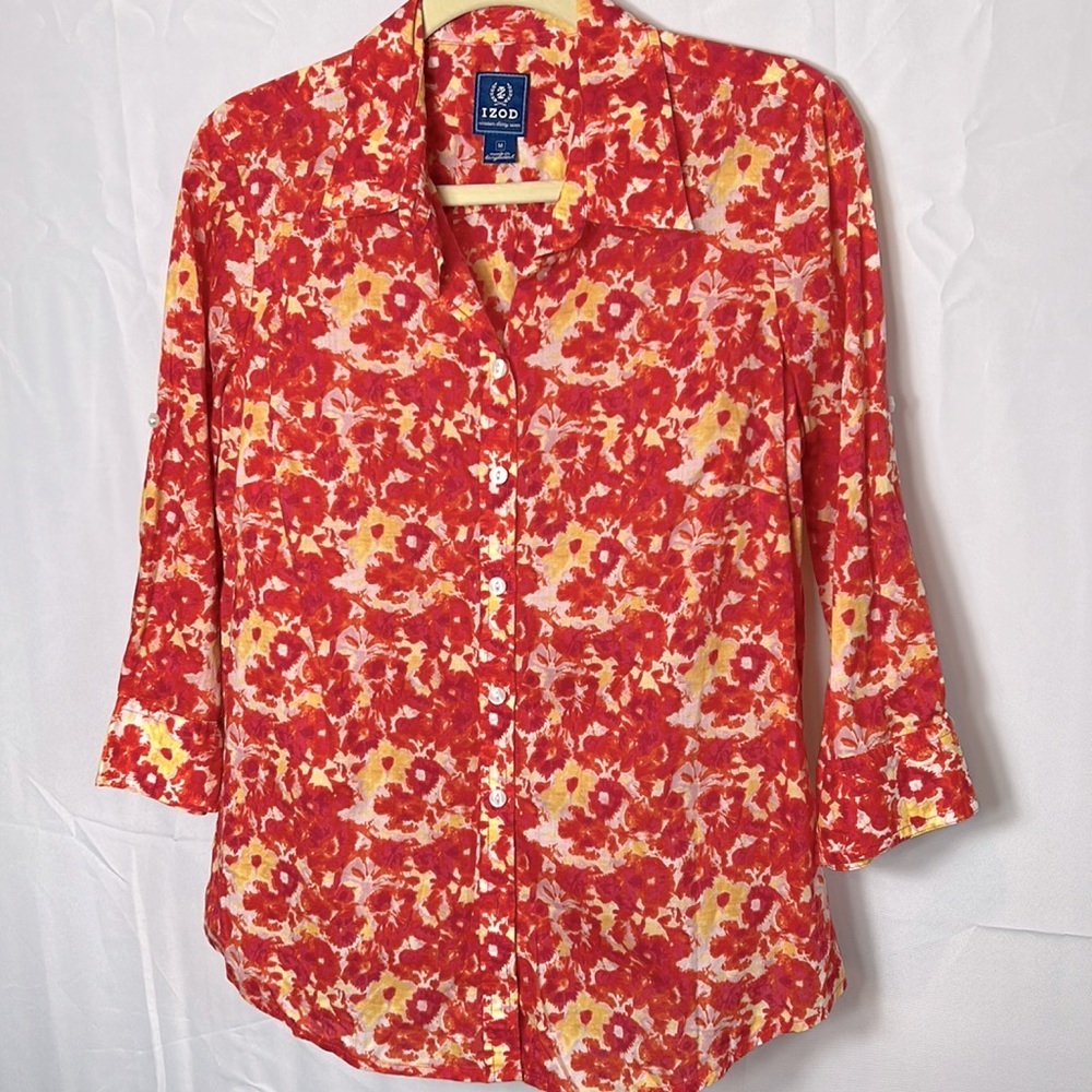 Izod Floral 3/4 Sleeve Blouse size medium, like new. Button down.